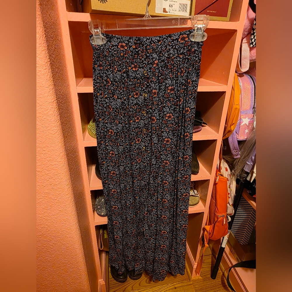 NWT Floral Button-Up American Eagle Skirt: Size XS
